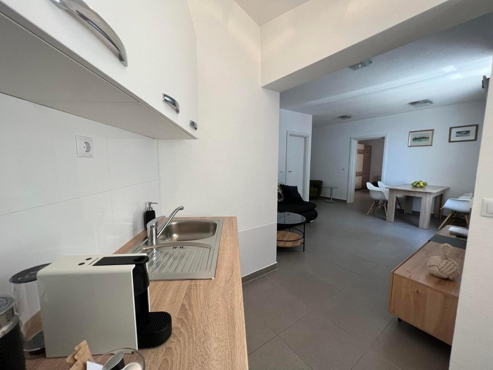 אומיס Apartments Domani מראה חיצוני תמונה